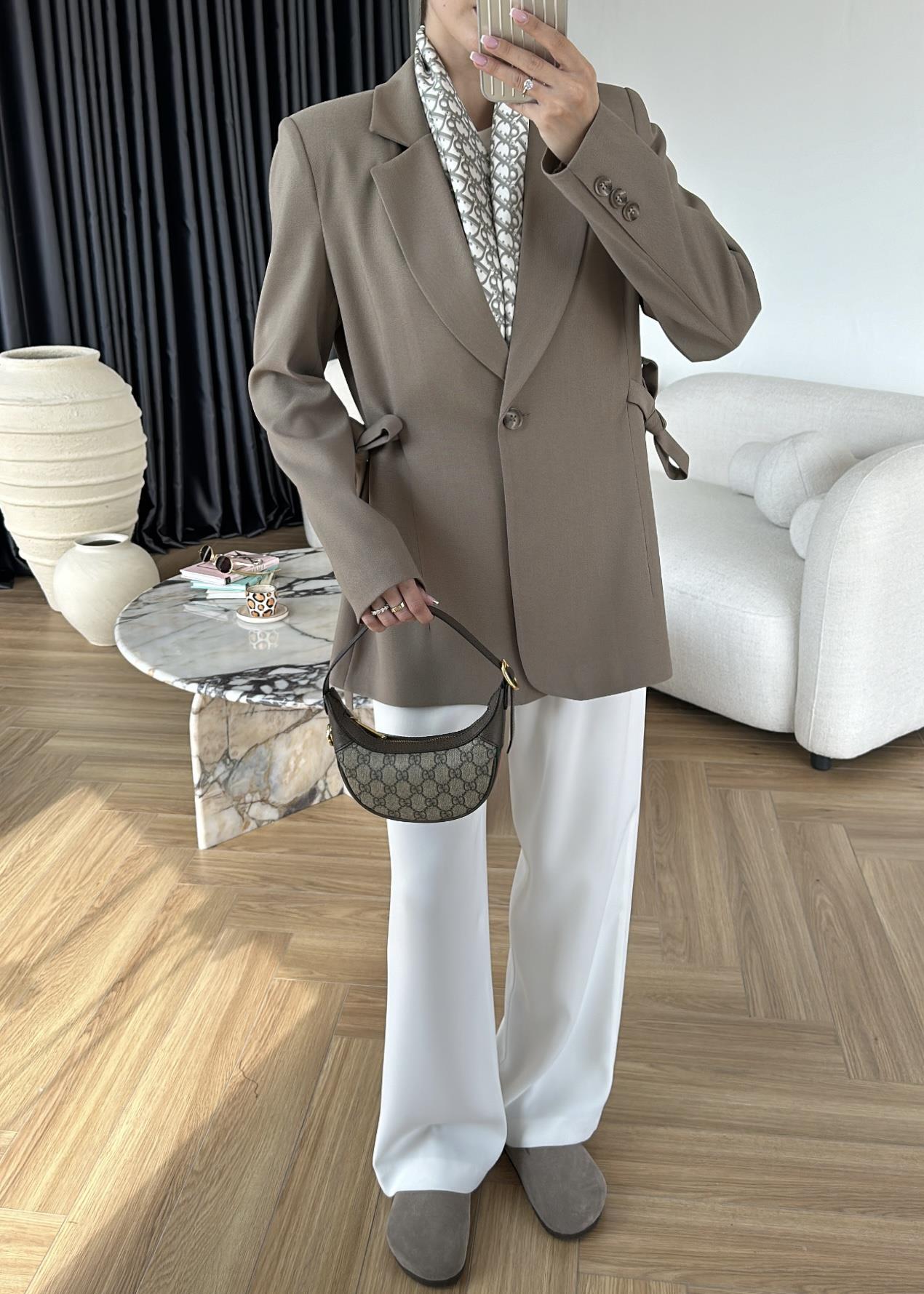 Yandan Bağcıklı Ceket