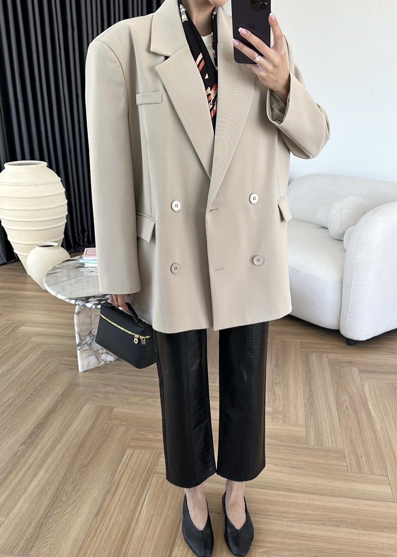 Dört Düğmeli Oversize Ceket