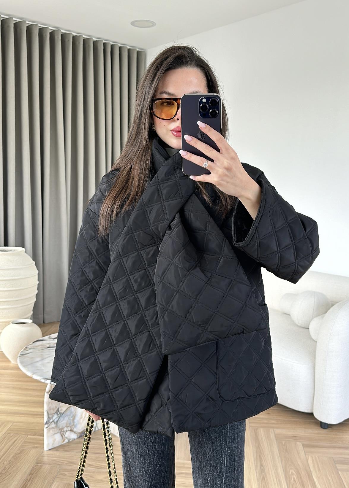 Atkı Detaylı Şişme Mont