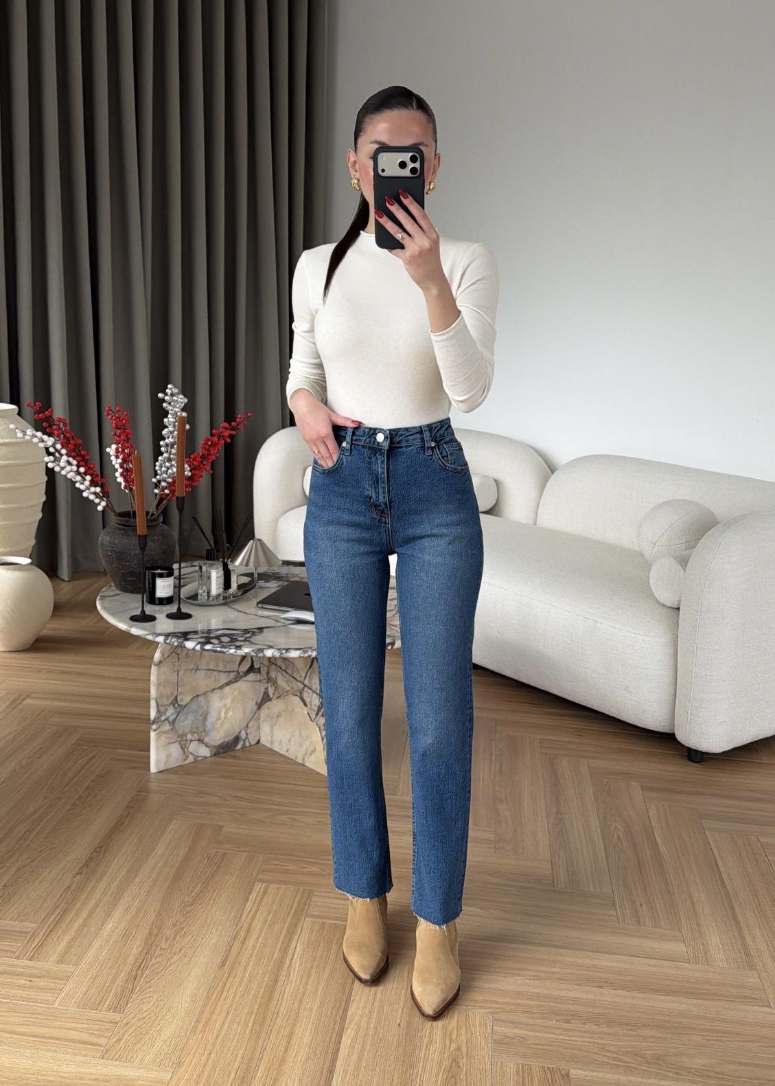 Essential Kesik Paça Jean