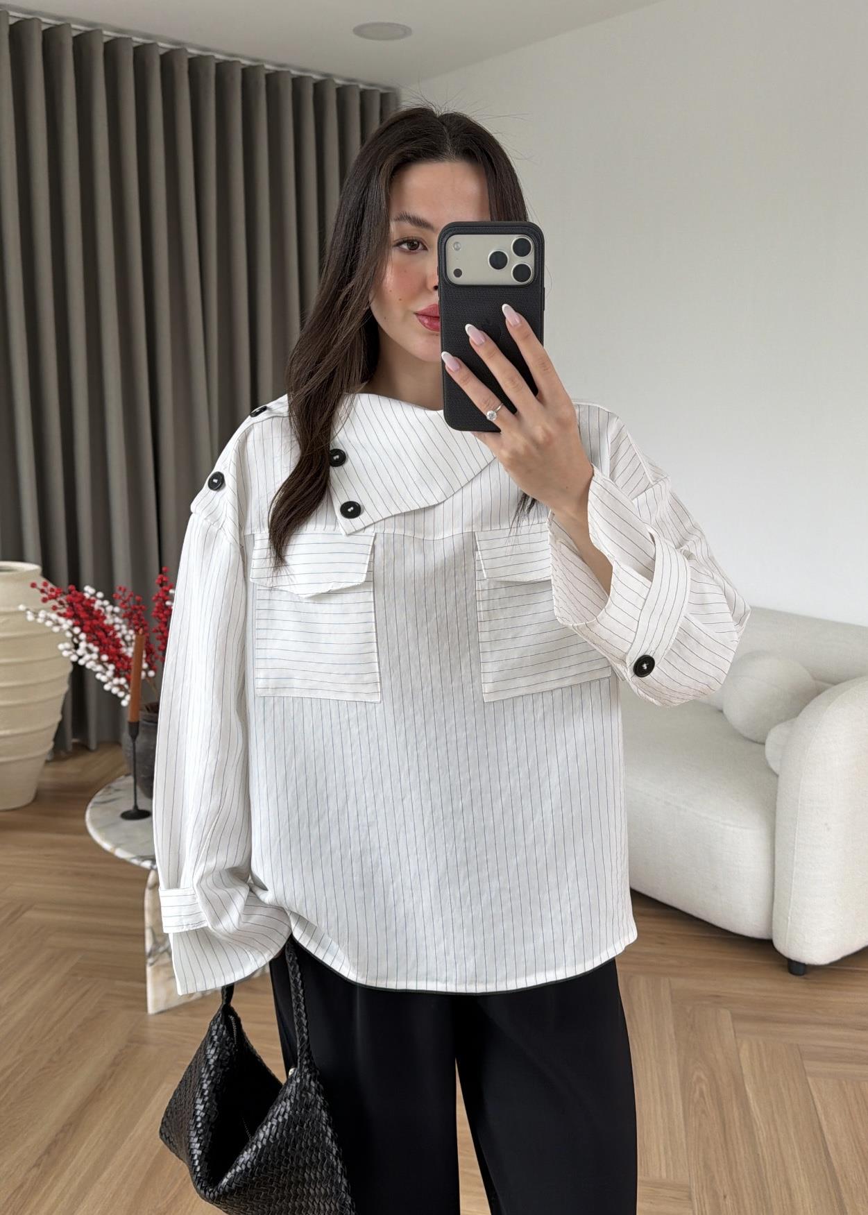 Degaje Yakalı Çizgili Gömlek
