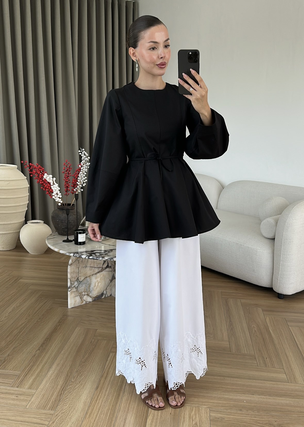 Paçası Nakışlı Pantolon