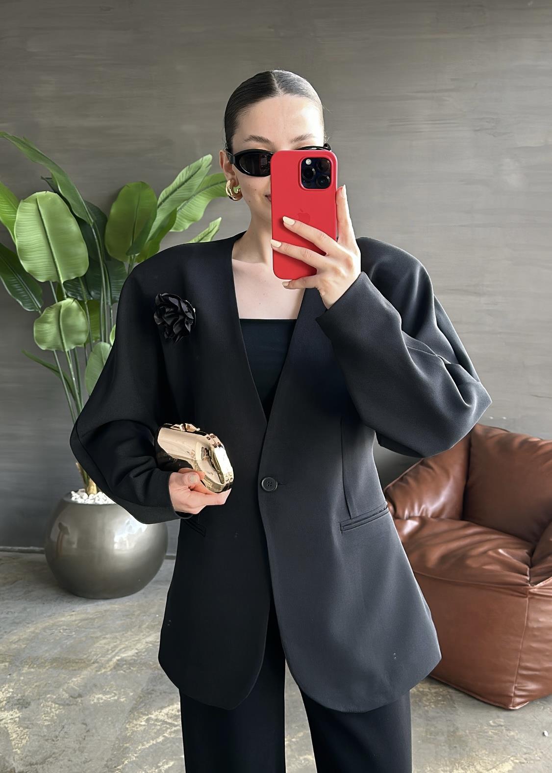 Gül Detaylı Blazer Ceket